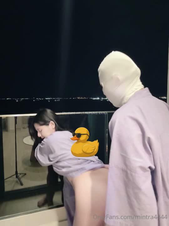 น้องมินตรา onlyfans รับงานบางแสน โดนลูกค้าพาตอกหีที่ริมเล ยืนกระเด้าข้างระเบียงสุดเสียว