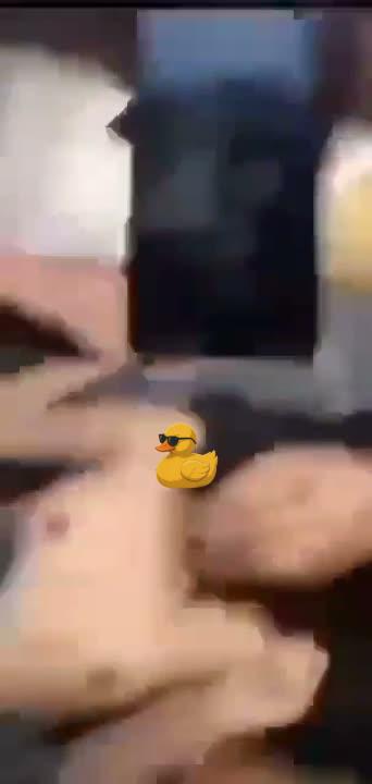 คลิปหลุดไทย น้องแว่นทรงร่านโดนรุมสวิงกิ้ง เย็ดหีกระเด้าเดือด 18+